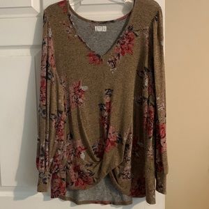 Cute long sleeve blouse with rose details